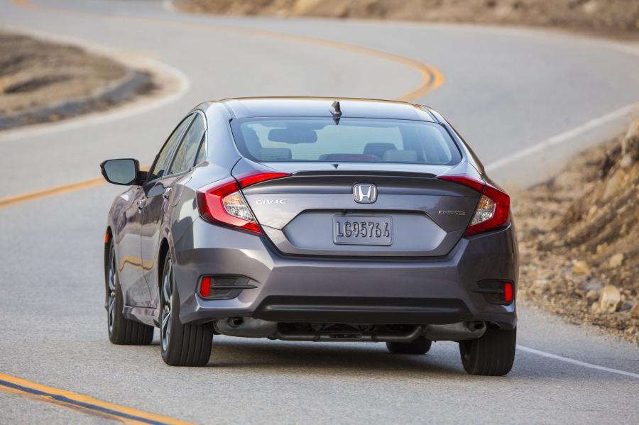  Honda Civic Touring Sedan (FC1) 2015 года  (NA) (фото 38 из 40)